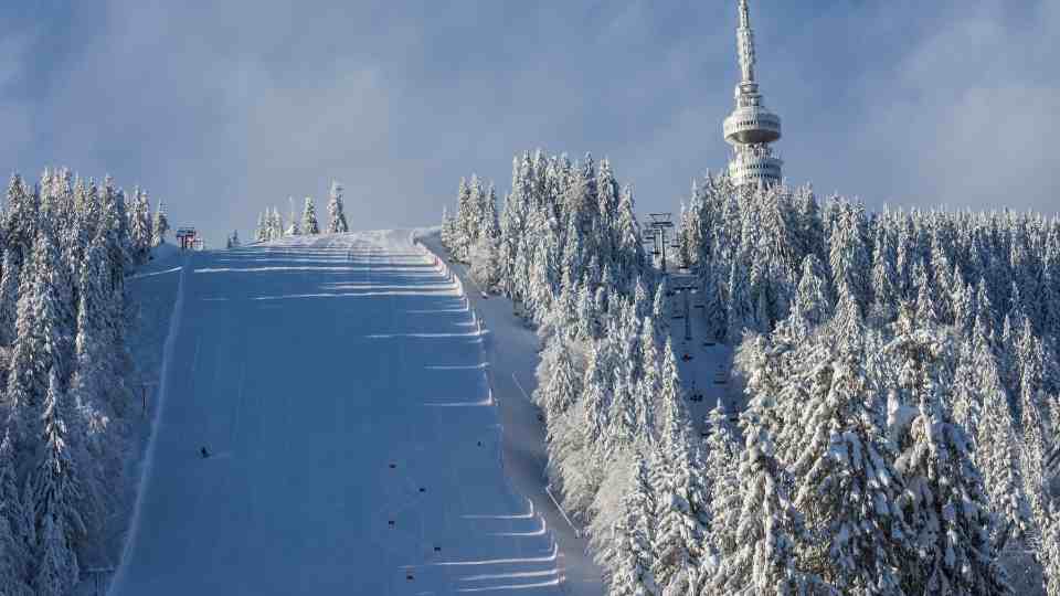 Skiing in Pamporovo